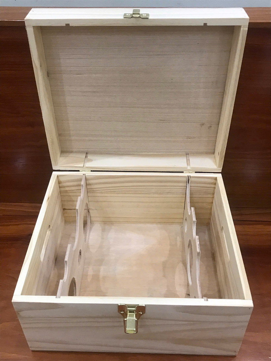 06 Chai: Hộp đựng rượu vang liền – Tel/zalo: (+84) 0934569516